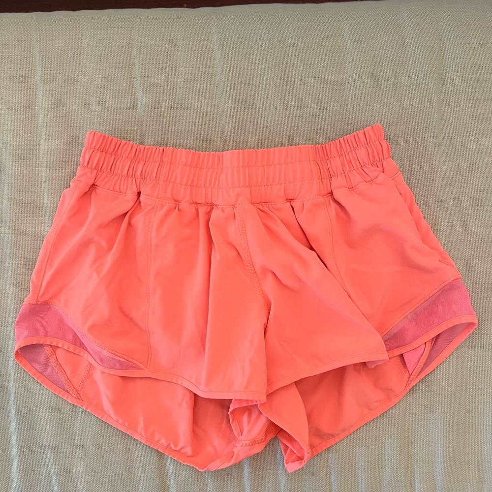 Lululemon low-rise hotty hot shorts (4)